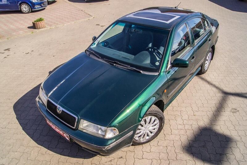 Grün Gebraucht 2000 Skoda Octavia Elegance Limousine | 899 € (Fairer Preis) - Bild 1/4