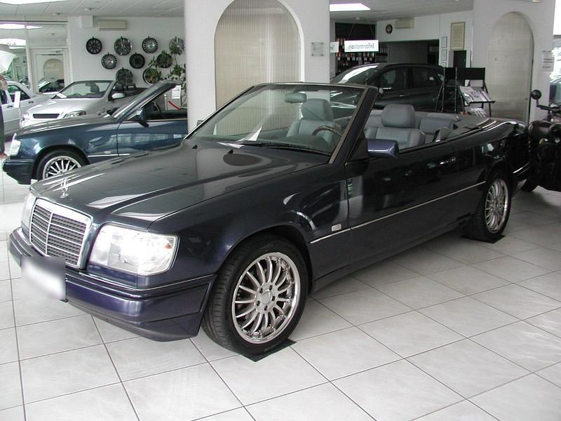 Gebraucht Mercedes E220 150 PS (110 kW) 1997 Grau Cabrio