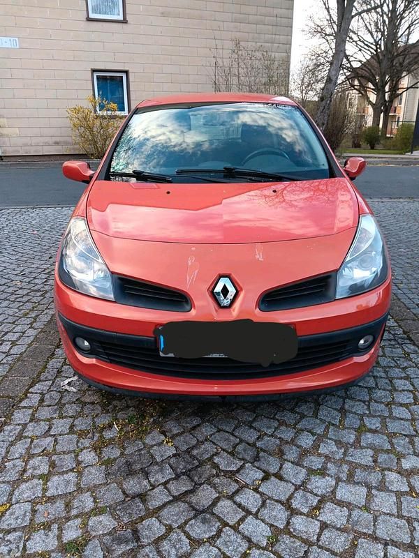 Gebraucht Renault Clio II 88 PS (64 kW) 2006 Rot Kleinwagen