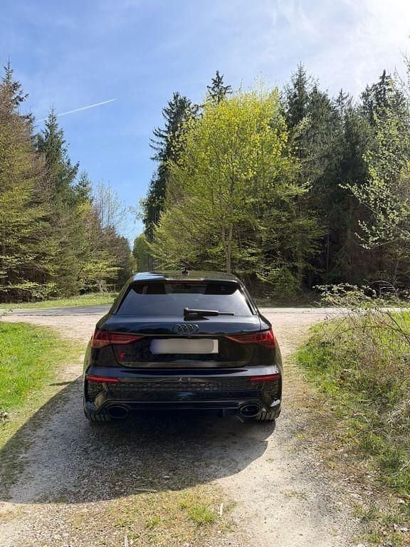 Gebraucht Audi RS3 Ambiente 400 PS (294 kW) 2023 Schwarz Limousine