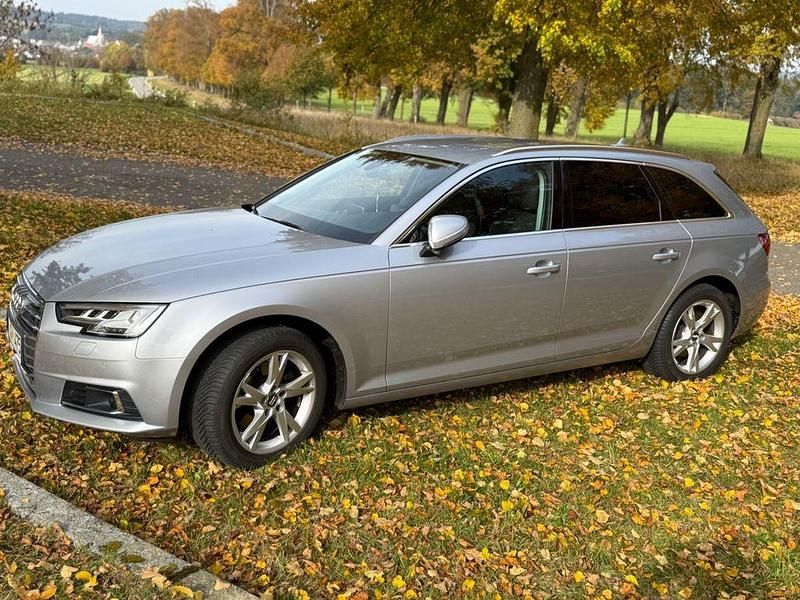 Silber Gebraucht 2016 Audi A4 Sport Limousine | 15.350 € (Fairer Preis) - Bild 1/4