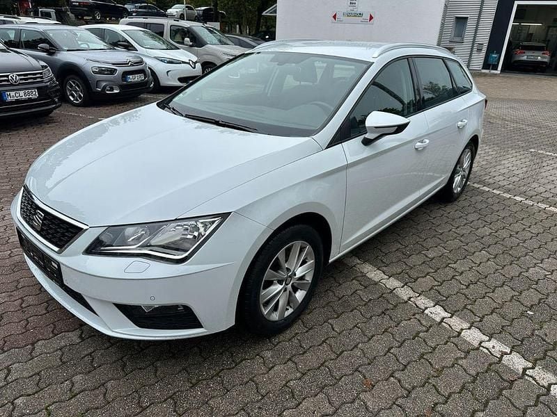 Weiß Gebraucht 2020 Seat Leon ST Style Kombi | 13.990 € (Fairer Preis) - Bild 1/4