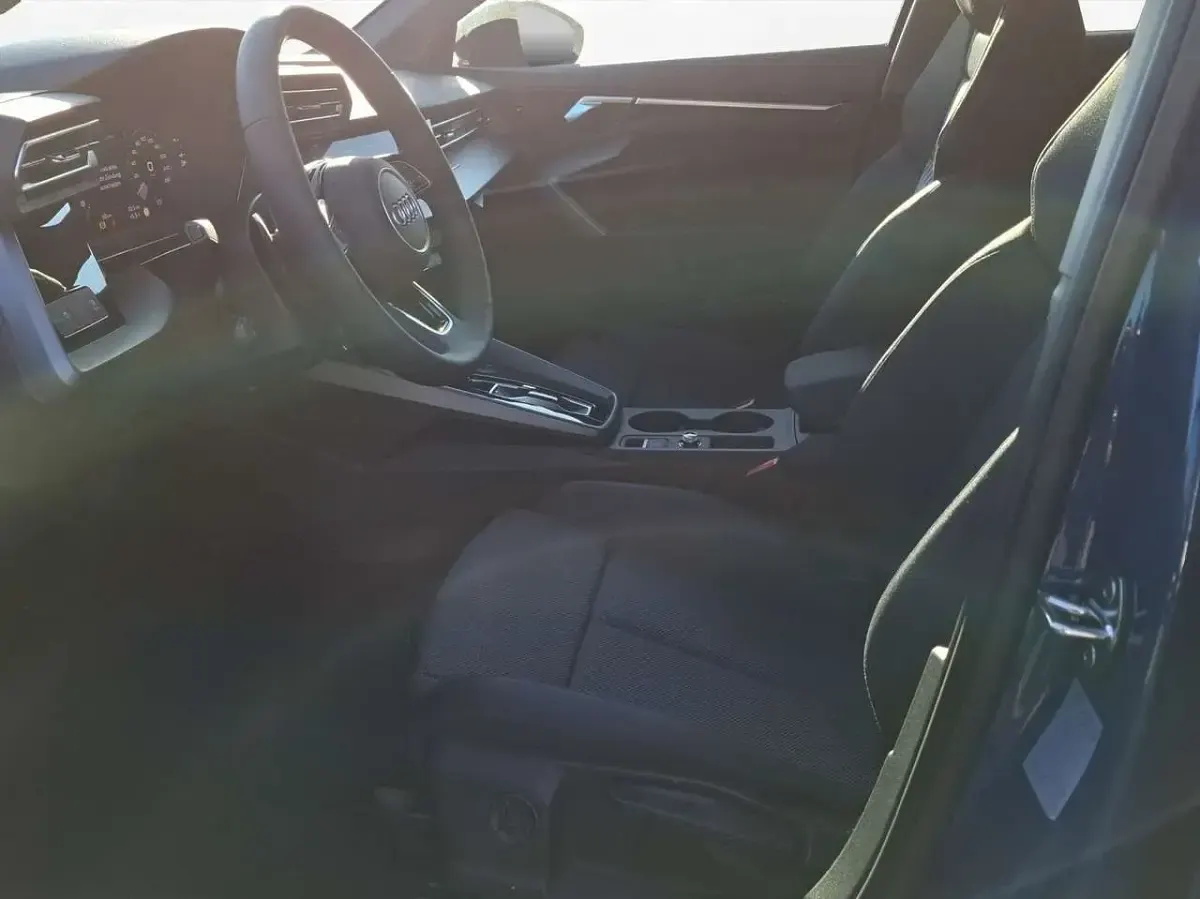 Gebraucht Audi A3 S-Line 116 PS (85 kW) 2025 Blau Limousine