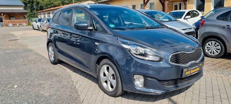 Blau Gebraucht 2016 Kia Carens Vision Van / Kleinbus | 8.350 € (Fairer Preis) - Bild 1/4