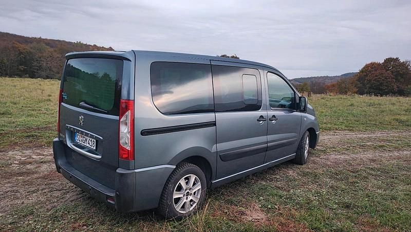 Grau Gebraucht 2012 Peugeot Expert Van | 9.500 € - Bild 1/4