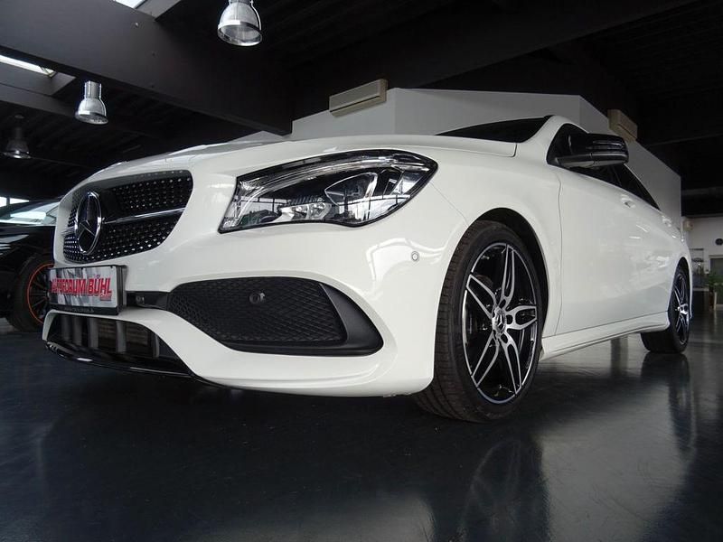 Weiß Gebraucht 2018 Mercedes CLA180 Shooting Brake AMG line Kombi | 18.990 € (Etwas zu teuer) - Bild 1/4