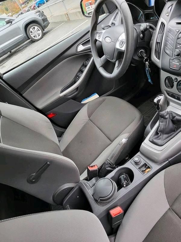 Usata Ford Focus 77 CV (56 kW) 2011 Station wagon