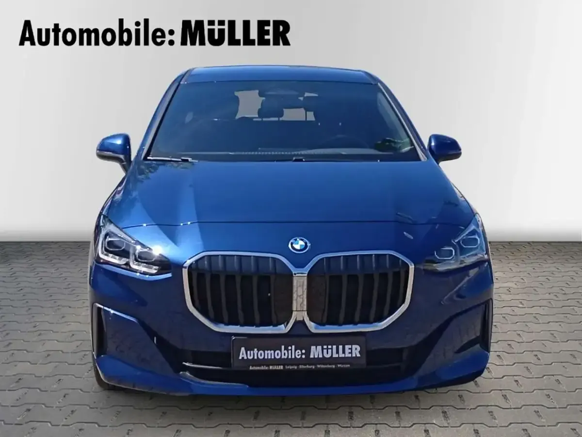 Gebraucht BMW 225 Active Tourer Sport Line 136 PS (100 kW) 2023 Phytonicblau metallic Van / Kleinbus