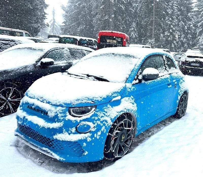 Gebraucht Abarth 500e Scorpionissima 114 kW (155 PS) 2023 Blau Kleinwagen