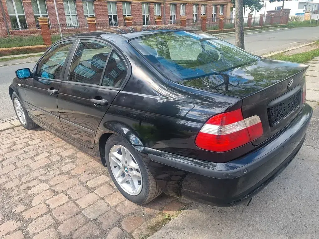 Brugt BMW 318 143 HK (105 kW) 2004 Sort Sedan