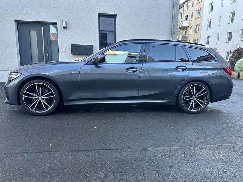 Gebraucht BMW 320 M Sport 190 PS (139 kW) 2020 Grau Limousine