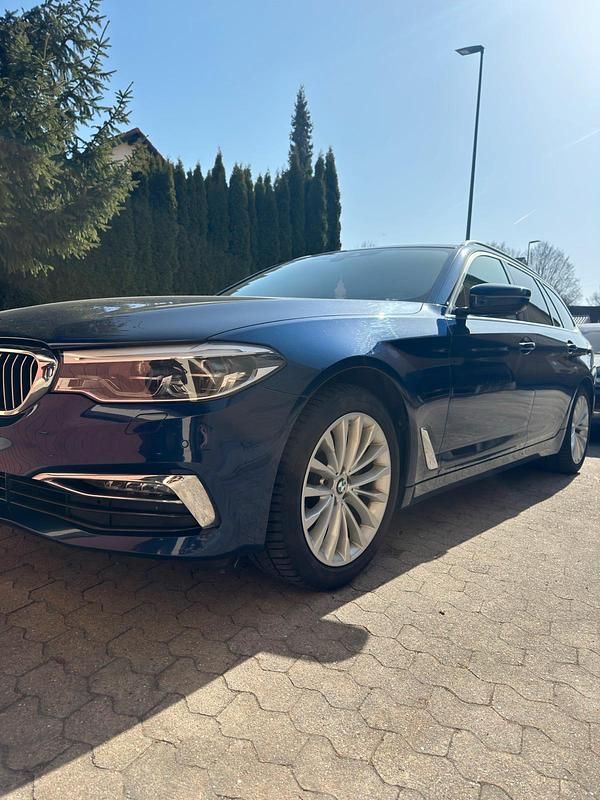 Gebraucht BMW 520 190 PS (139 kW) 2018 Blau Kombi