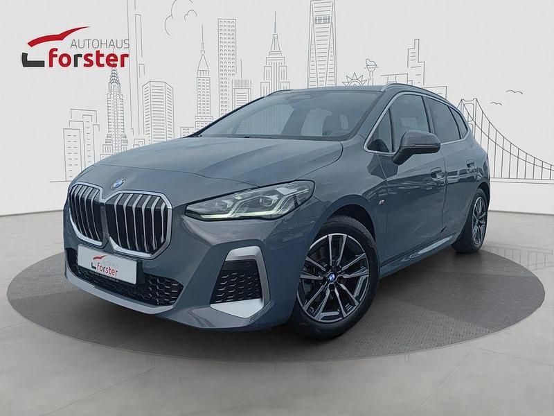 Grau Gebraucht 2023 BMW 218 Active Tourer M Sport Van / Kleinbus | 33.890 € (Teuer) - Bild 1/4