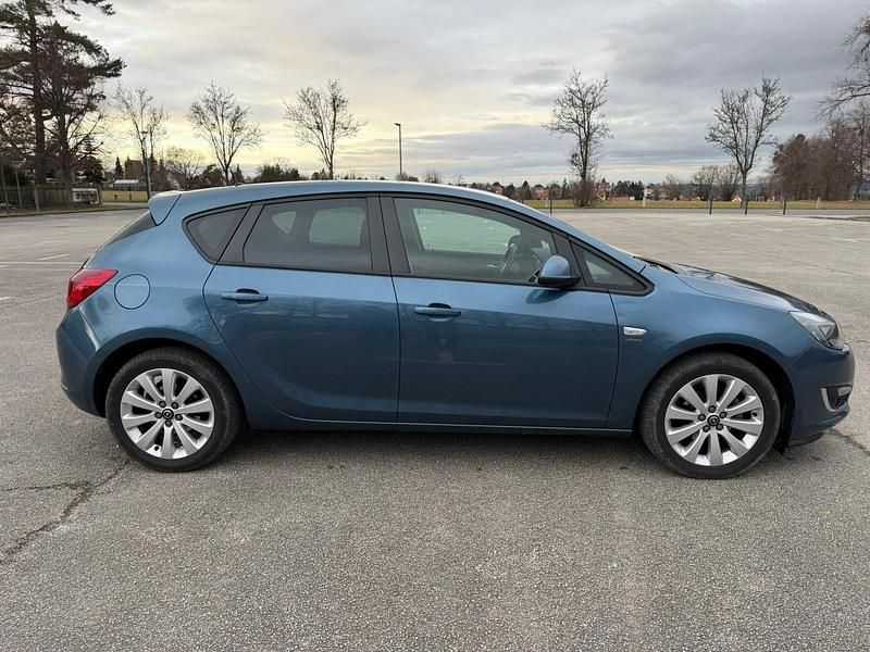 Gebraucht Opel Astra Active 140 PS (102 kW) 2013 Kleinwagen