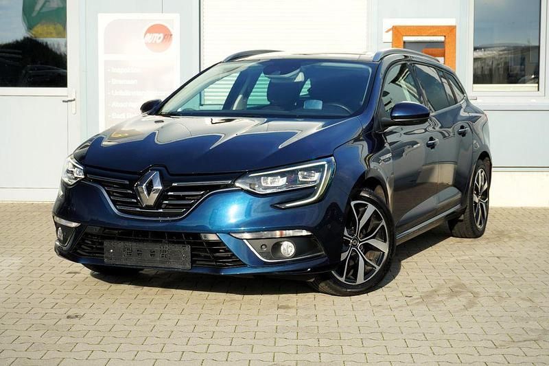 Blau Gebraucht 2019 Renault Mégane IV Bose Edition Limousine | 11.989 € (Etwas zu teuer) - Bild 1/4