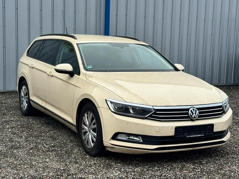 Gebraucht VW Passat 150 PS (110 kW) 2019 Gelb Kombi