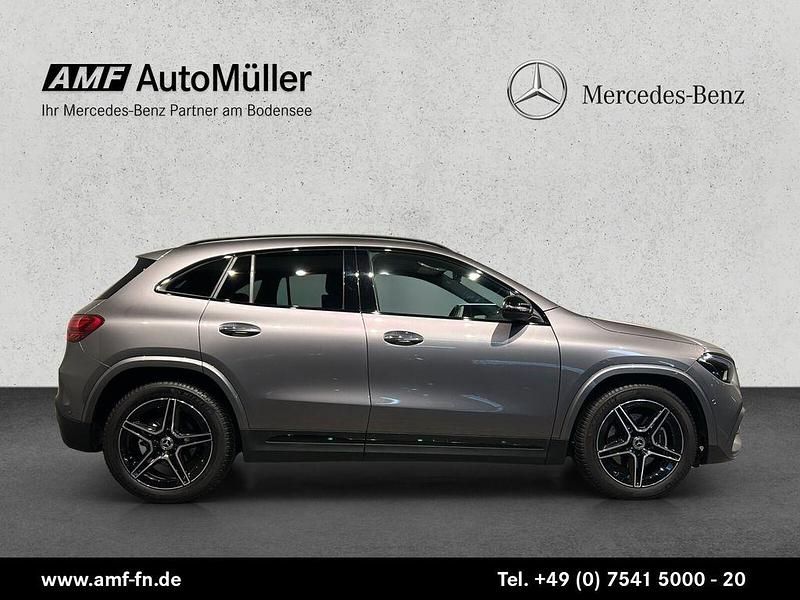 Grau Gebraucht 2024 Mercedes GLA200 AMG line SUV | 43.865 € (Teuer) - Bild 1/4