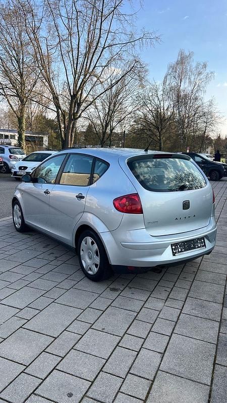 Gebraucht Seat Altea Comfort 102 PS (75 kW) 2009 Grau Limousine