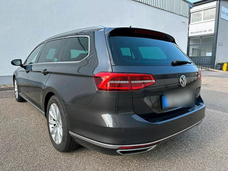 Gebraucht VW Passat Highline 190 PS (139 kW) 2017 Grau Kombi
