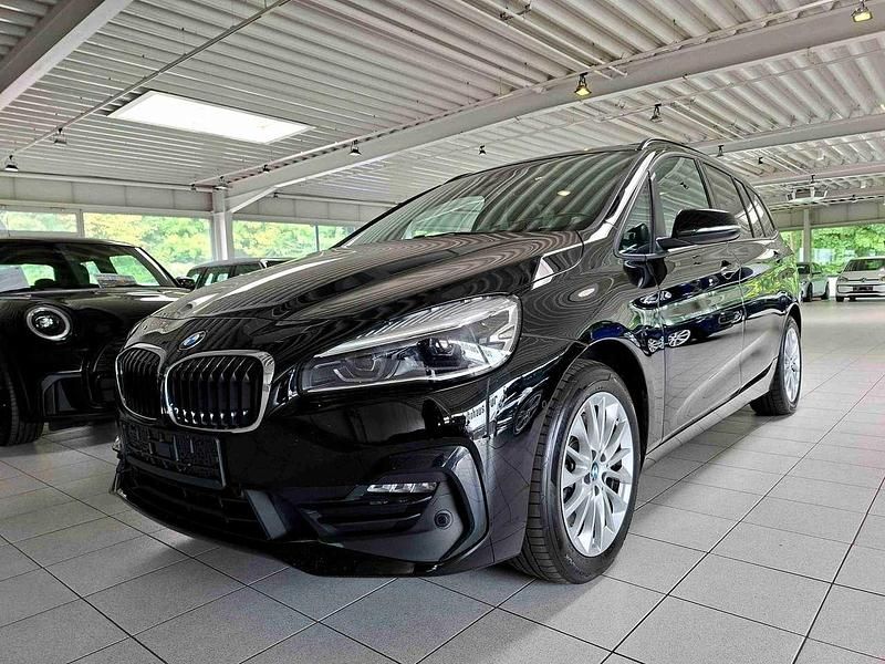 Schwarz Gebraucht 2021 BMW 220 Sport Line Van / Kleinbus | 21.490 € (Fairer Preis) - Bild 1/4