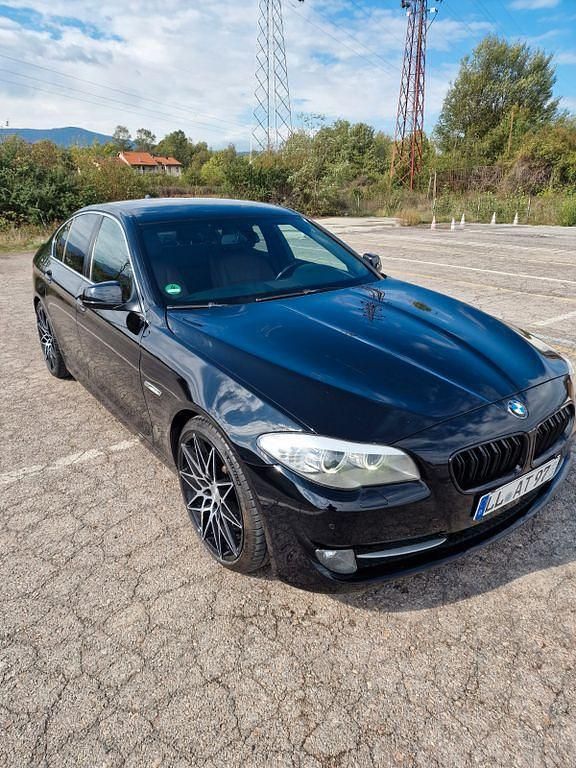 Second-hand BMW 530 245 CP (180 kW) 2011 Negru Berlinǎ