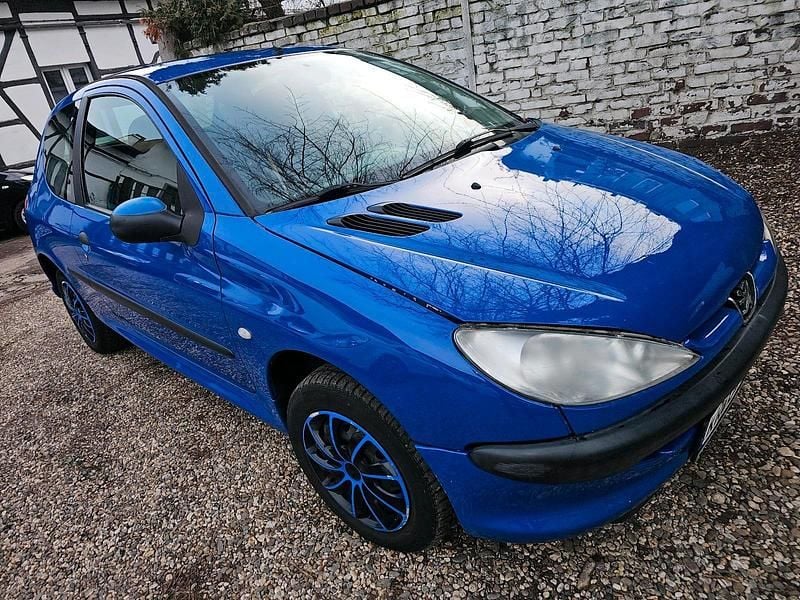 Gebraucht Peugeot 206 60 PS (44 kW) 2004 Blau Kleinwagen