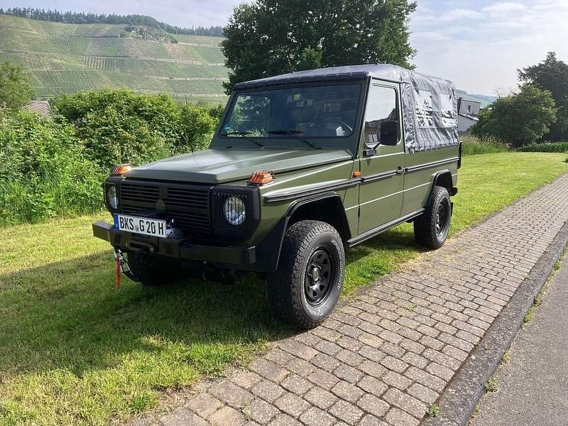Grün Gebraucht 1991 Mercedes G230 SUV | 39.000 € - Bild 1/4