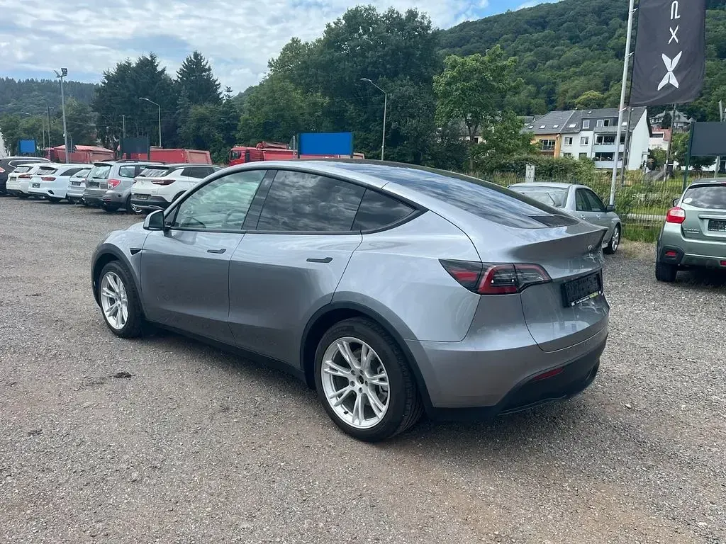 Gebraucht Tesla Model Y 378 kW (514 PS) 2023 Silber SUV