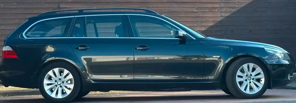 Gebraucht BMW 523 190 PS (139 kW) 2008 Schwarz Kombi