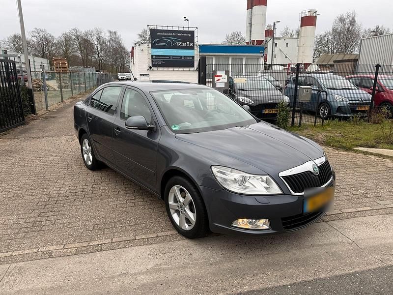 Gebraucht Skoda Octavia 123 PS (90 kW) 2012 Grau Limousine