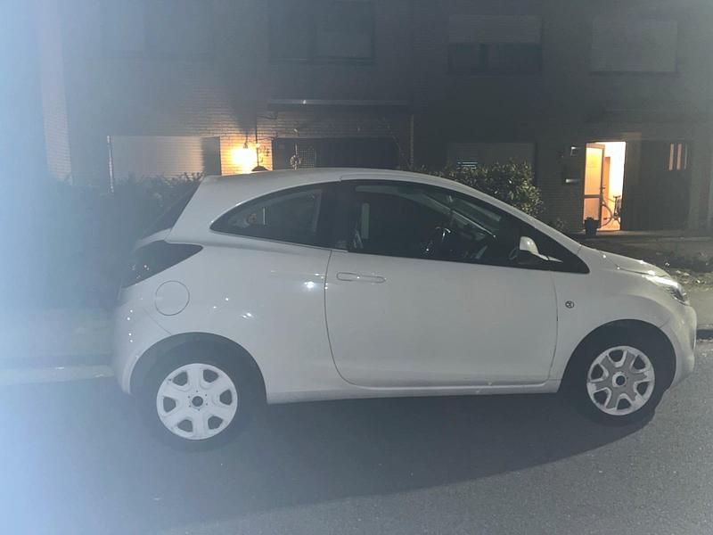 Gebraucht Ford Ka 75 PS (55 kW) 2013 Weiß Kleinwagen