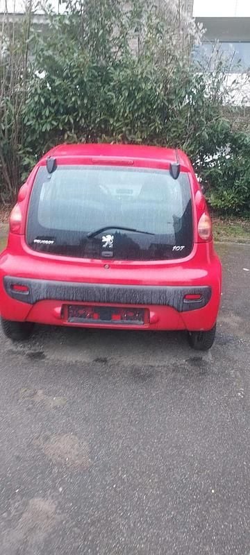 Gebraucht Peugeot 107 68 PS (50 kW) 2010 Rot Kleinwagen