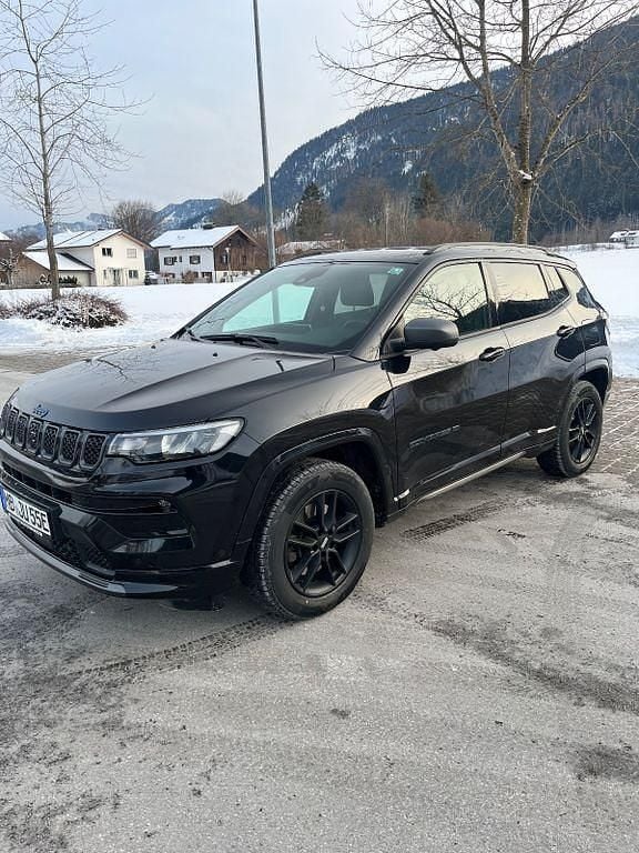 Gebraucht Jeep Compass Limited 240 PS (176 kW) 2021 Schwarz SUV