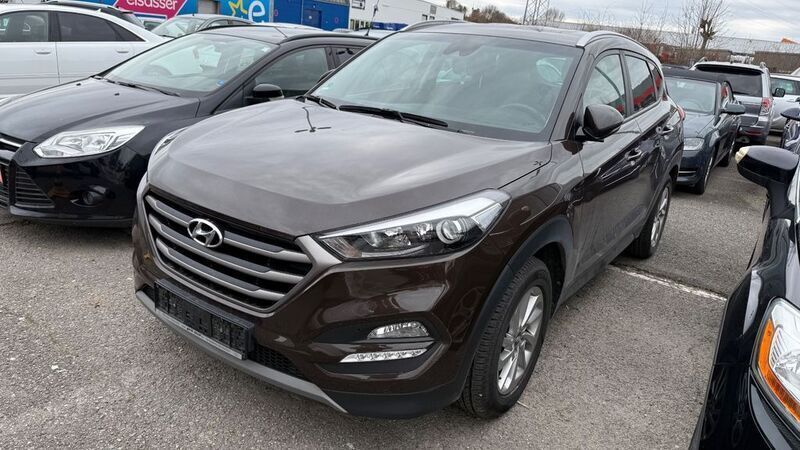Braun Gebraucht 2017 Hyundai Tucson Advantage SUV | 17.399 € (Fairer Preis) - Bild 1/4