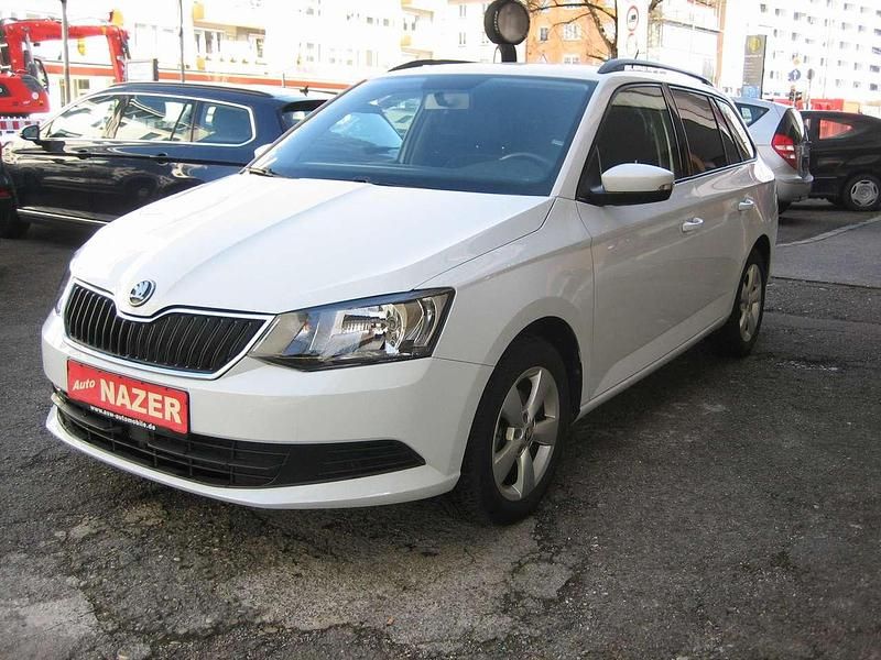 Gebraucht Skoda Fabia Ambition 90 PS (66 kW) 2016 Moonweiss metallic Kombi