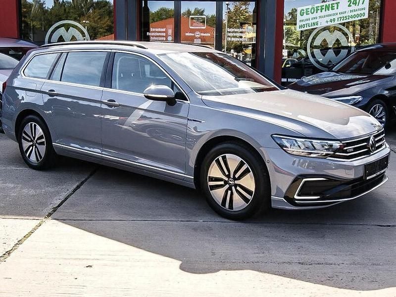 Gebraucht VW Passat GTE 218 PS (160 kW) 2022 Mondsteingrau (metallic) Kombi