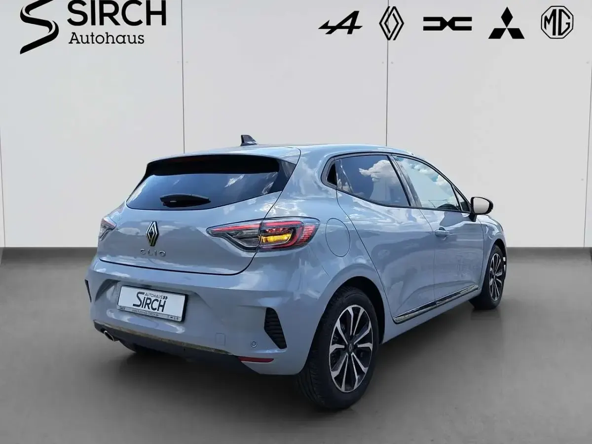 Gebraucht Renault Clio V Techno 91 PS (66 kW) 2024 Grau Limousine