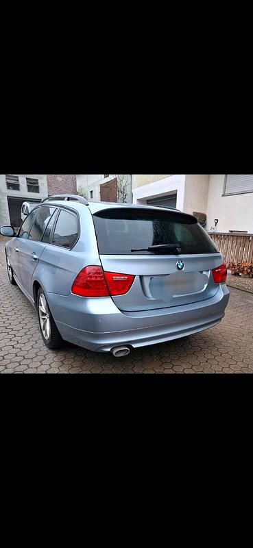 Gebraucht BMW 320 177 PS (130 kW) 2009 Kombi