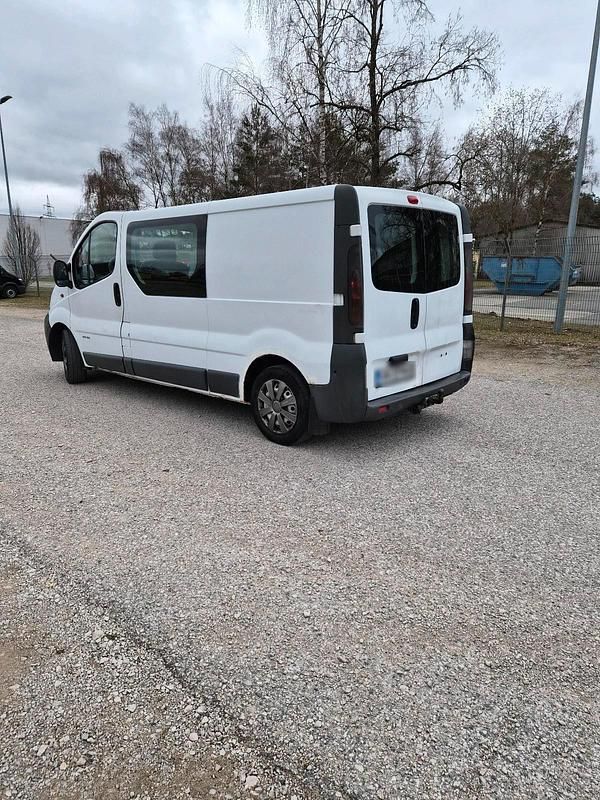 Gebraucht Renault Trafic 120 PS (88 kW) 2004 Weiß Van / Kleinbus