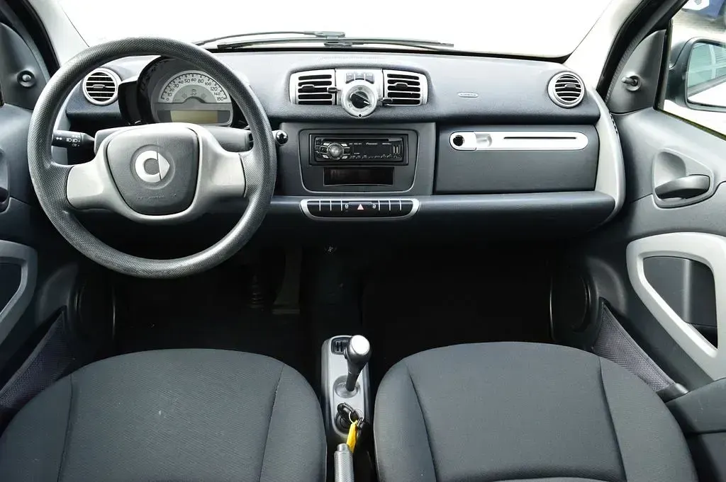 Gebraucht Smart ForTwo Coupé 61 PS (44 kW) 2011 Weiß Coupé