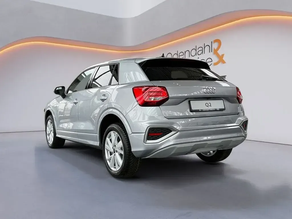 Neu Audi Q2 Advanced Plus 150 PS (110 kW) 2026 Silber SUV