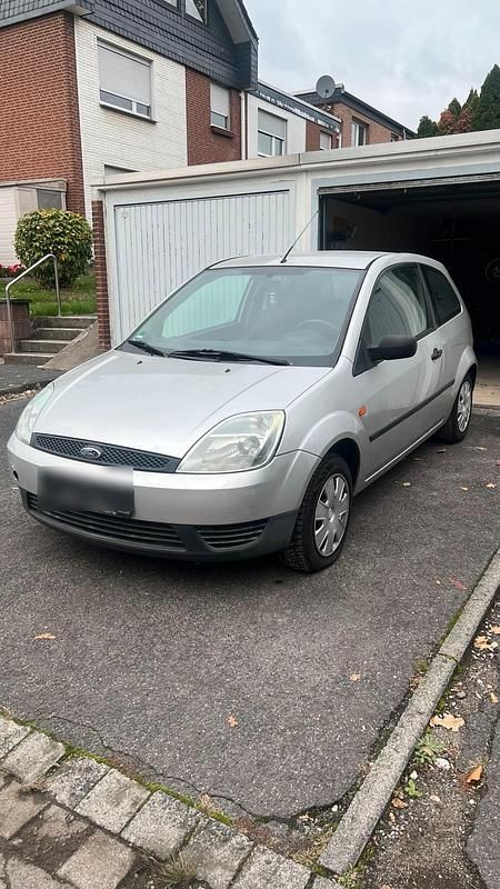 Silber Gebraucht 2003 Ford Fiesta Kleinwagen | 800 € (Guter Preis) - Bild 1/4