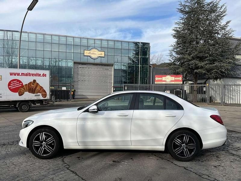 Gebraucht Mercedes C200 184 PS (135 kW) 2015 Polarweiss  unilack Limousine