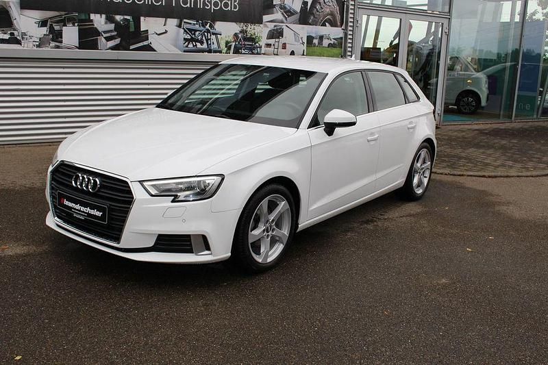 Weiß Gebraucht 2016 Audi A3 Sport Limousine | 19.990 € (Fairer Preis) - Bild 1/4