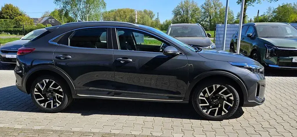 Neu Kia XCeed Spirit 150 PS (110 kW) 2026 Grau SUV