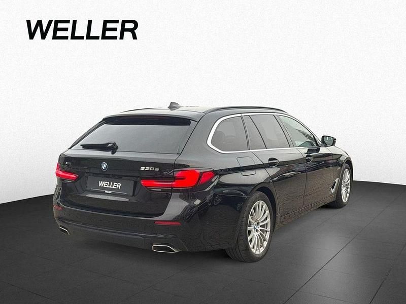 Gebraucht BMW 530e Comfort Edition 292 PS (214 kW) 2022 Bmw 530e xdrive touring aut. (schwarz) Kombi