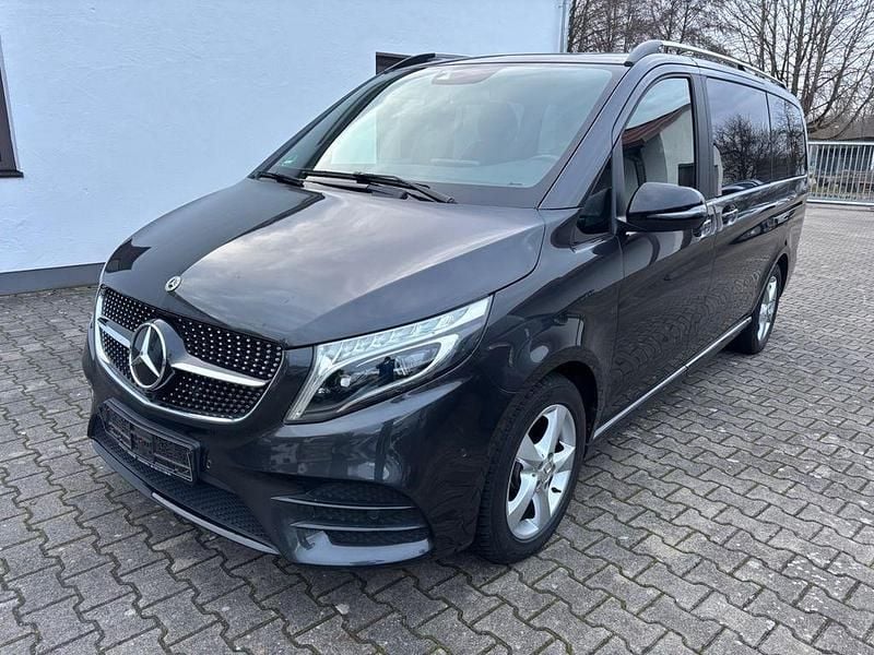 Grau Gebraucht 2021 Mercedes V300 AMG line Van / Kleinbus | 35.999 € (Superpreis) - Bild 1/4