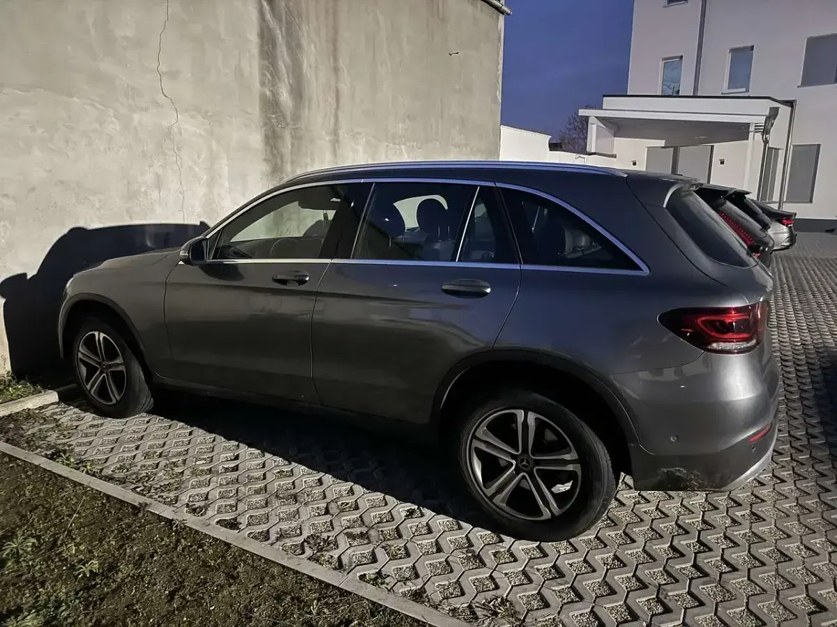 Gebraucht Mercedes GLC200 AMG line 163 PS (119 kW) 2021 SUV