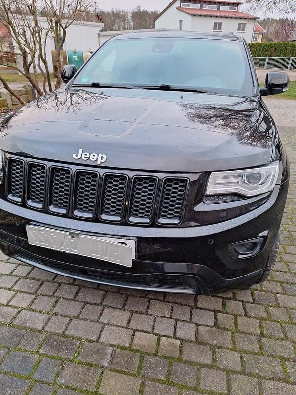 Schwarz Gebraucht 2013 Jeep Grand Cherokee Overland SUV | 11.499 € (Fairer Preis) - Bild 1/4