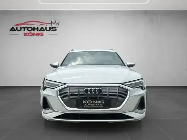 Gebraucht Audi e-tron Ambiente 369 kW (503 PS) 2022 Weiß SUV